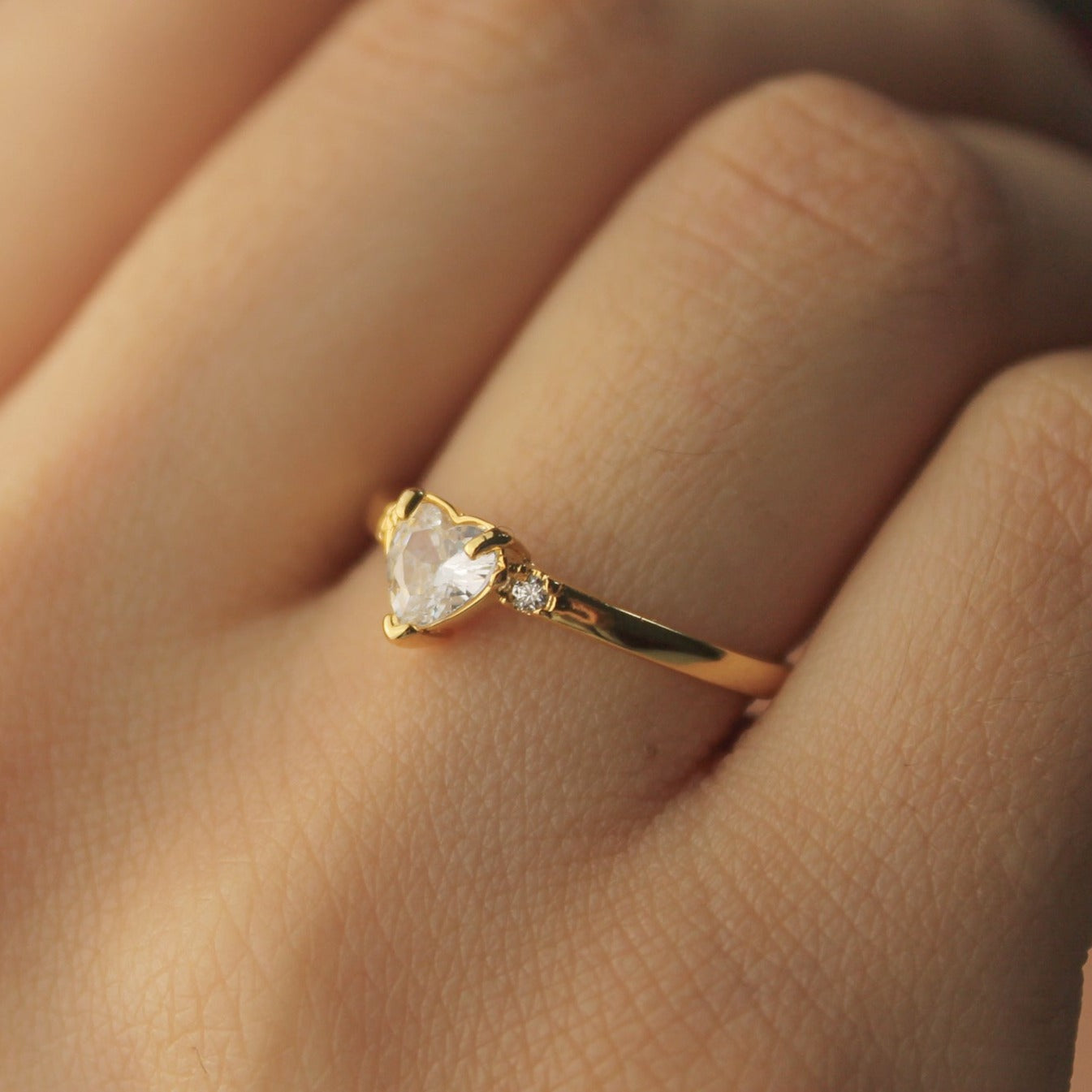 Anel Solitário Coração com Zircônia