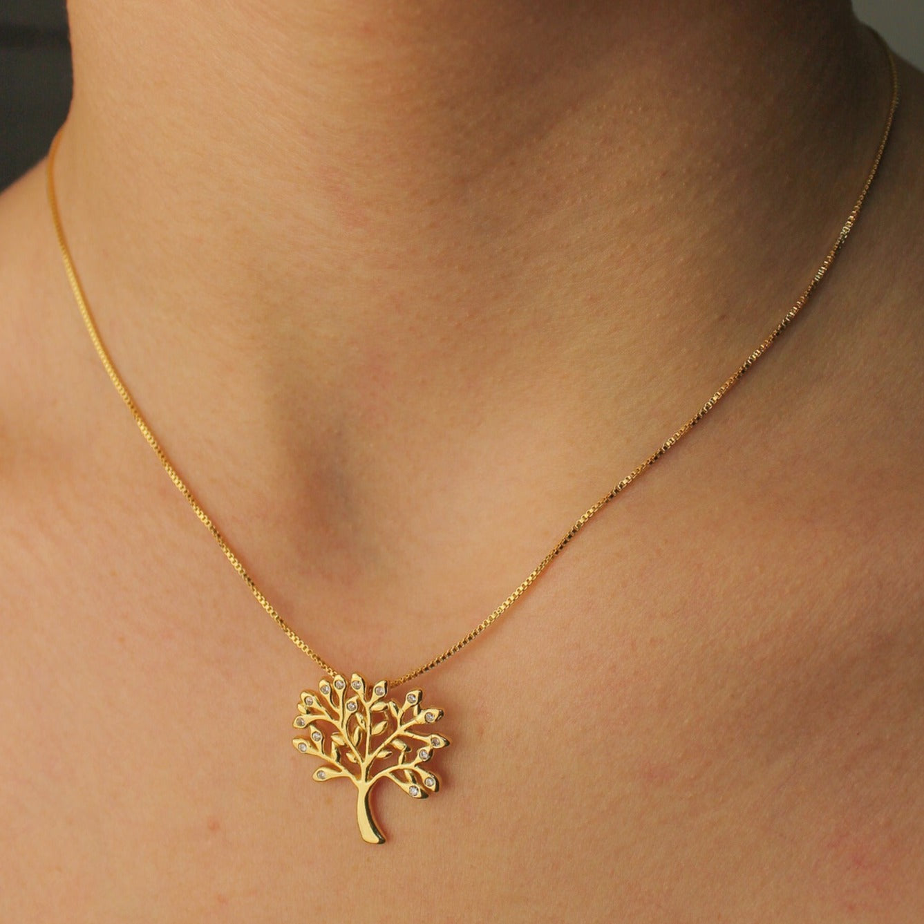 Gargantilha Árvore da Vida com Pedra de Zircônia