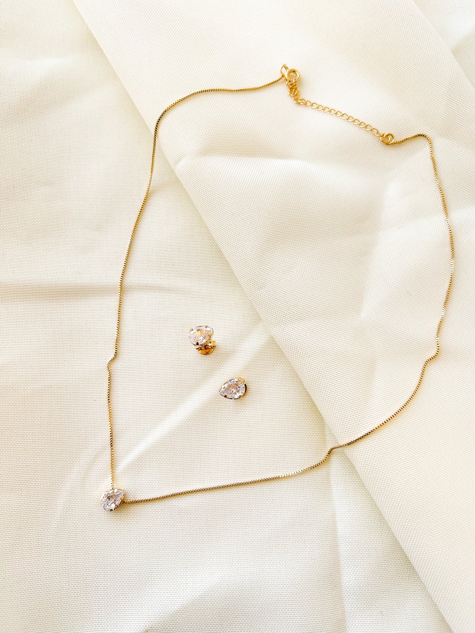 Conjunto Fem Colar E Brincos Ponto Luz Banhado A Ouro 18k