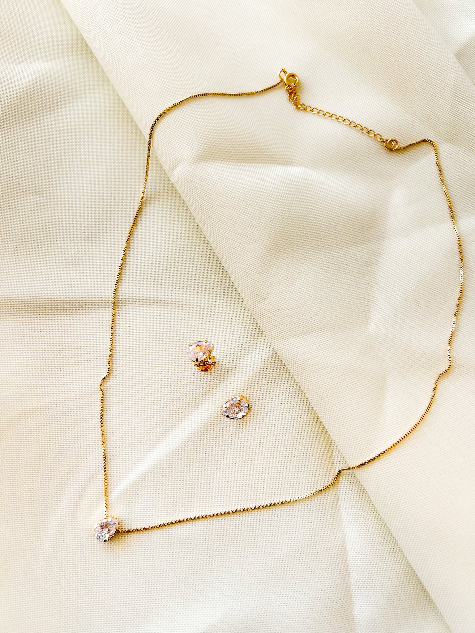 Conjunto Fem Colar E Brincos Ponto Luz Banhado A Ouro 18k